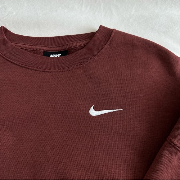 Nike Women's Crew Neck Sweater - Maroon - Picture 6 of 7
